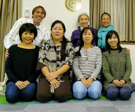 大阪での「瞑想とグループヒーリング」のあとで
OSAKA: After the Healing & Meditation Event