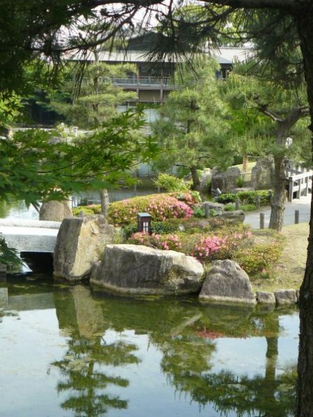 Nagoya: Tokugawaen garden next to our apartment. 滞在先に近い徳川園にて